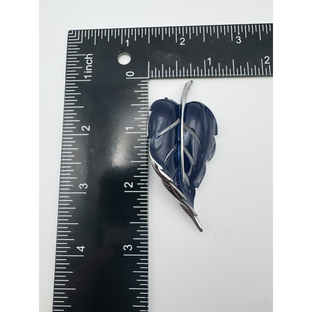 Vintage Leaf Brooch Navy Blue Enamel Silver Tone Leaves Spring - Picture 5 of 6